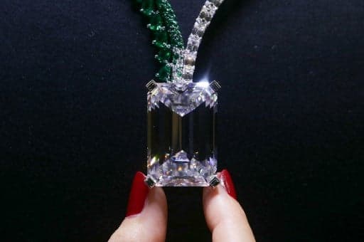 Diamond sale breaks record in Geneva auction