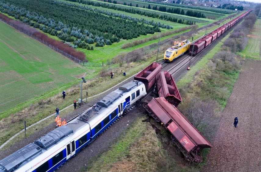 Search for answers starts after 41 injured in train crash near Düsseldorf