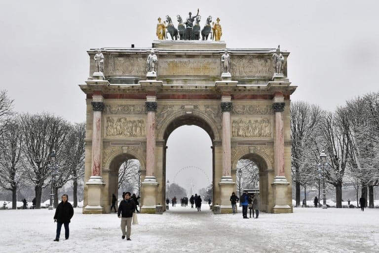 Weather forecast predicts more snow for Paris on Friday