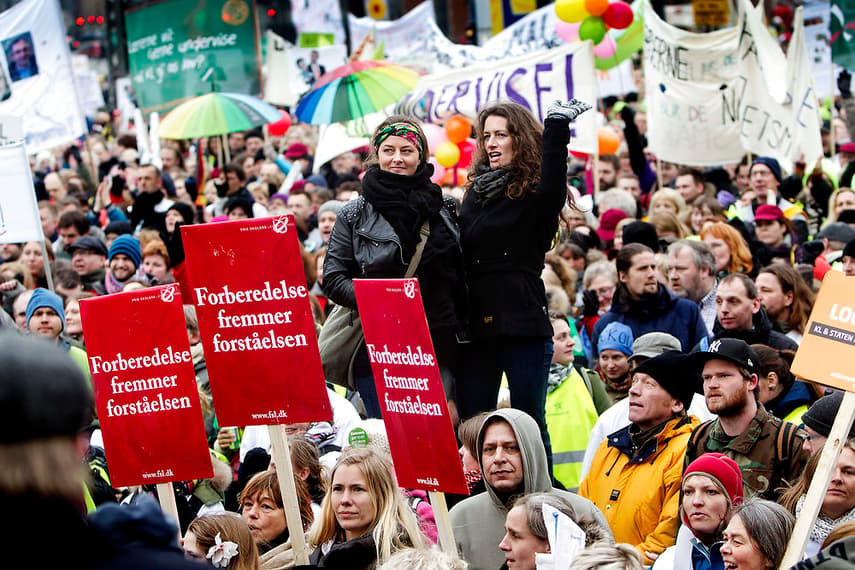 Danish public sector workers cancel holidays as 'historic' strike, lockout threaten to become reality