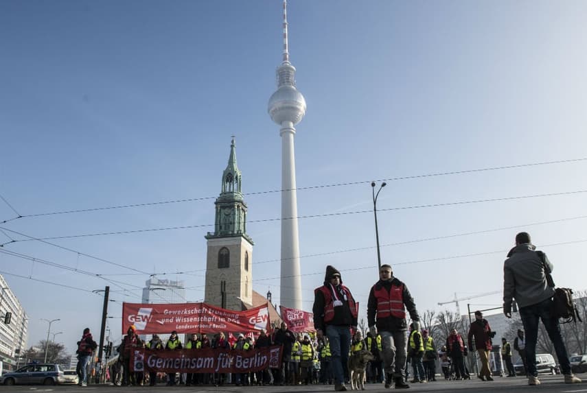 Public sector workers in Germany to strike for more pay 'before Easter'
