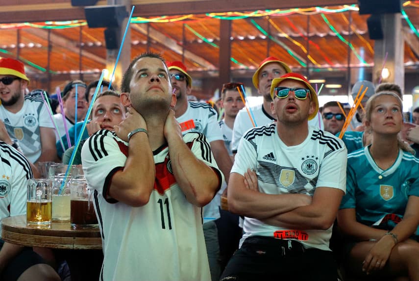 Mexico stun Germany in die Mannschaft's first World Cup game