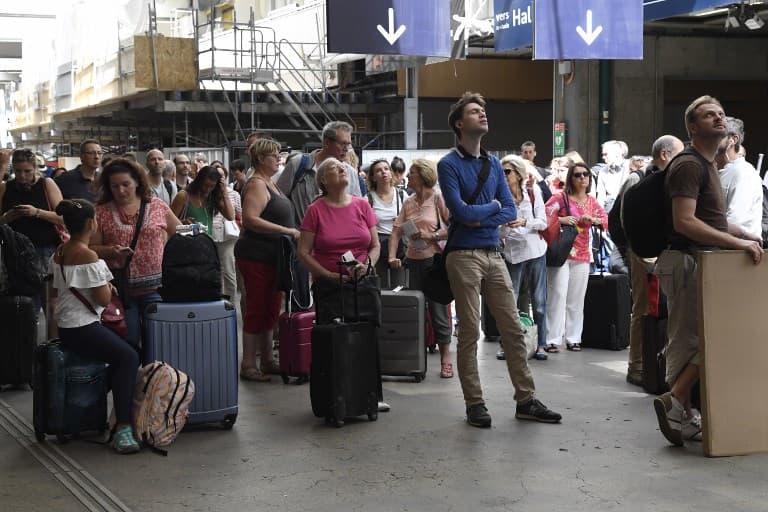 Key Paris train station powers back up after days of rail chaos