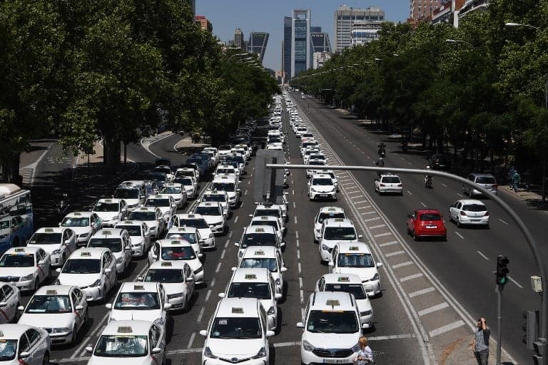Spain taxi strike against Uber to continue