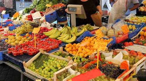 Police confiscate 150 million euros from fruit and veg mafiosi brothers