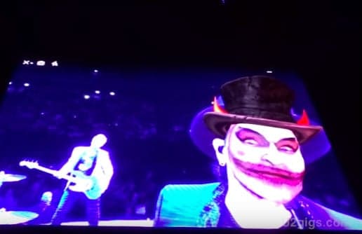 U2 singer Bono mocks Sweden Democrats at Paris concert