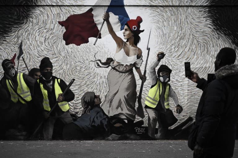 New mural in Paris celebrates 'yellow vest' revolt