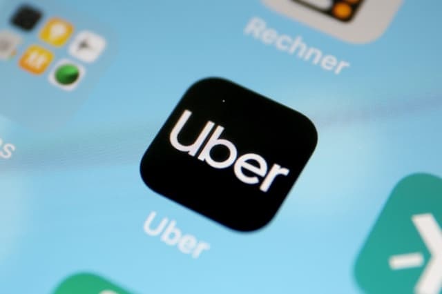 Swiss court declares Uber driver 'employee not contractor'