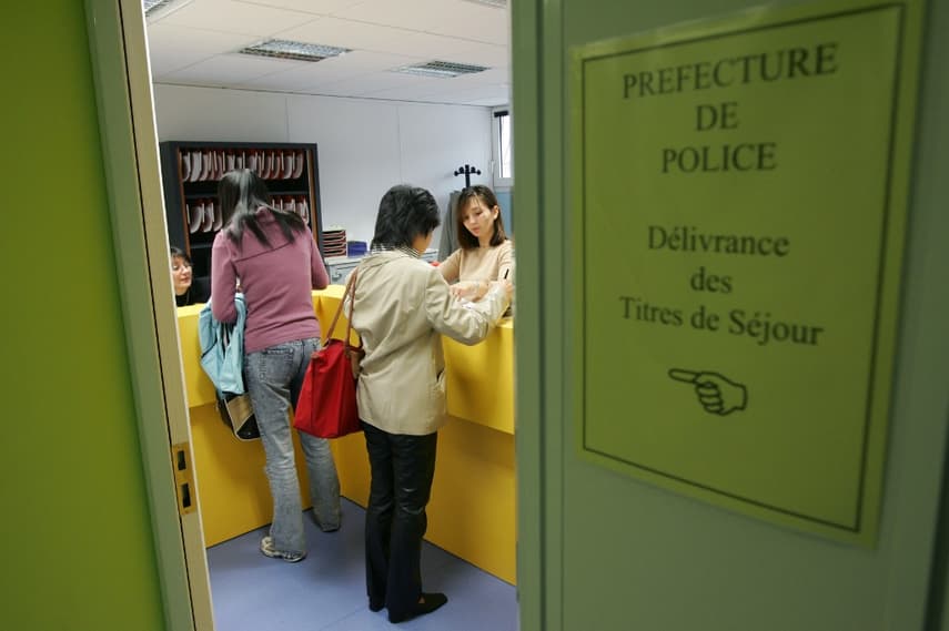 French authorities warn over 'black market' in paid residency permit appointments