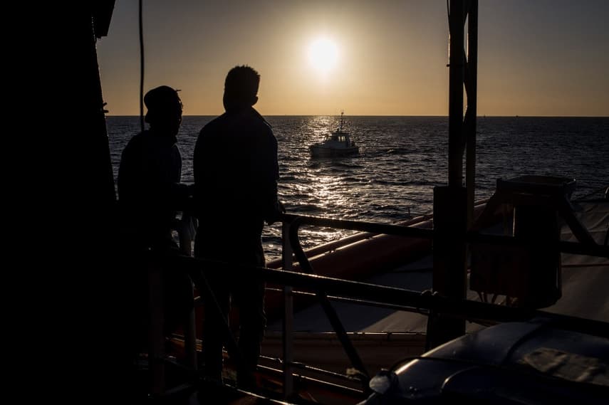 Italy to fine migrant boats up to €50,000 for approaching without permission