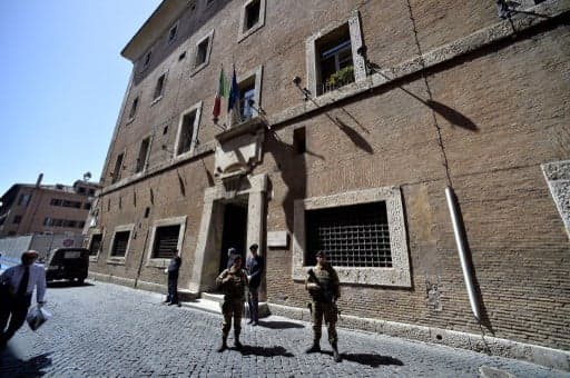 Italian police chief and ex-MP among 334 people arrested in major mafia bust