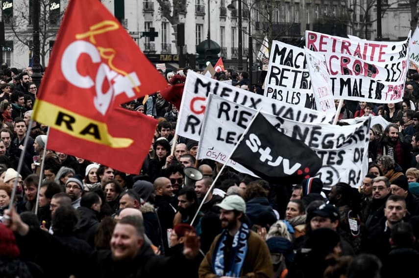 French unions and government attempt to find pension compromise in three months
