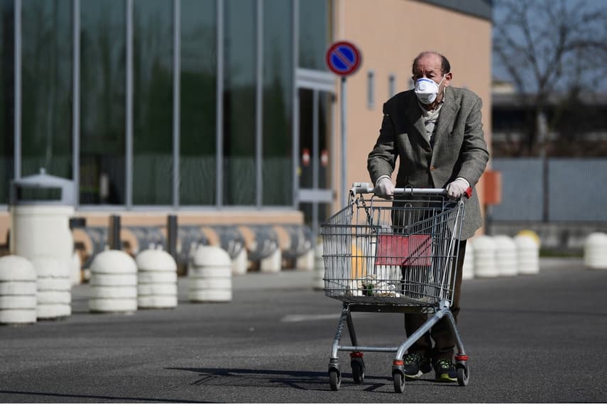 Coronavirus: How closing schools could increase threat to Spain's elderly