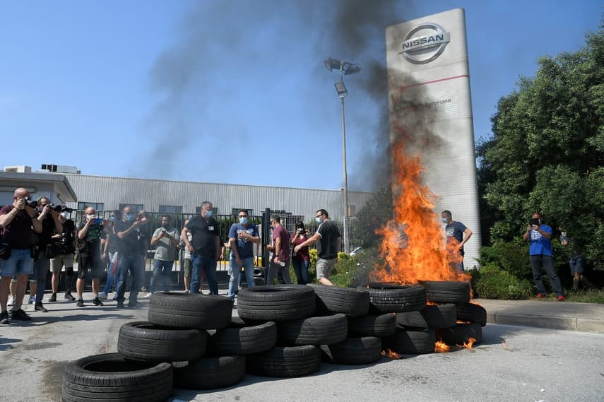 Protests as Nissan announce Barcelona factory closure with loss of 3,000 jobs