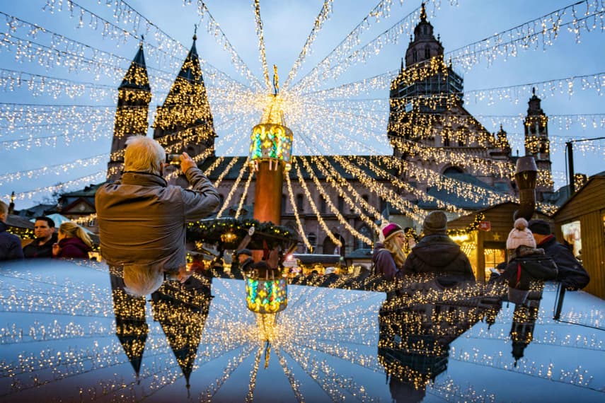 Germany plans ahead for Christmas markets amid summer heat