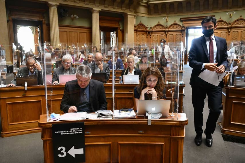 IN PICTURES: Swiss parliament resumes in plexiglass ‘aquariums’