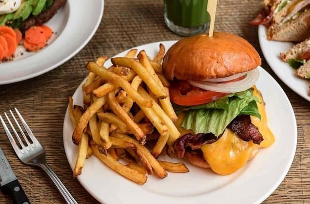 Le Burger boom: What explains France's ravenous appetite for hamburgers?