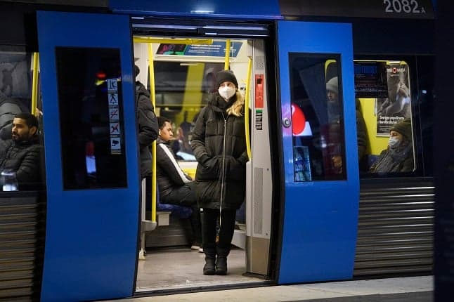 Q&A: Sweden's face mask recommendations on public transport
