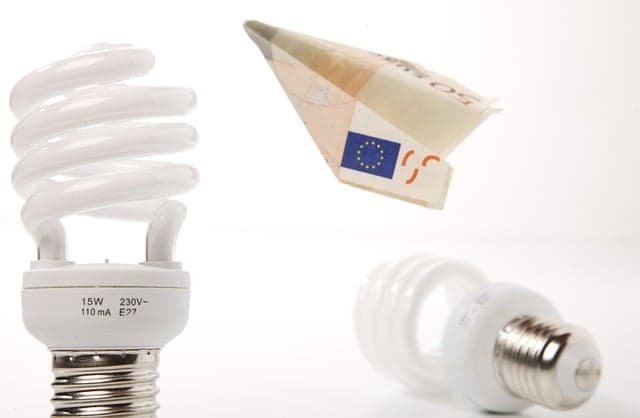 EXPLAINED: How to apply for a discount on your Spanish electricity bill