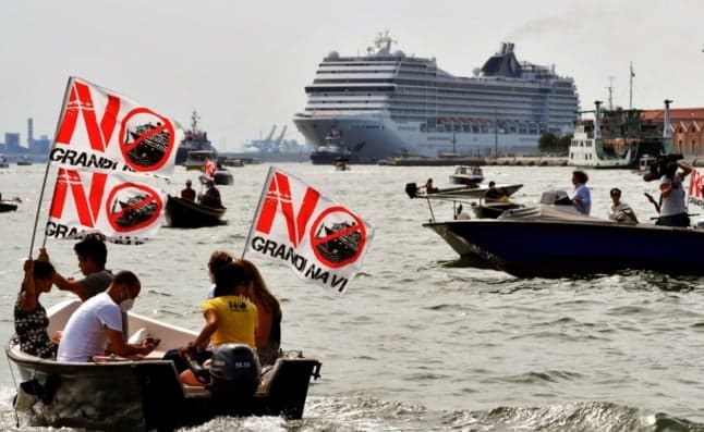 Hundreds demonstrate against cruise ships' return to Venice