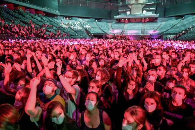Paris trial gig shows no increase in Covid infections among the (masked) concert-goers