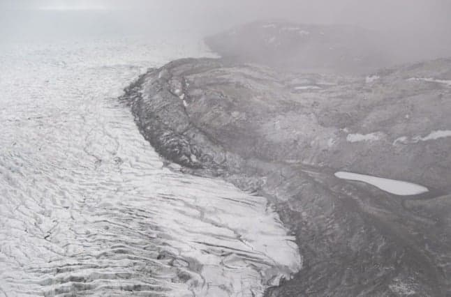  Heatwave causes massive melt of Greenland ice sheet