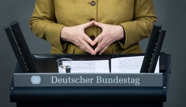 The Merkel-Raute: How a hand gesture became a brand