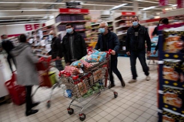 French supermarket opens store with no checkouts