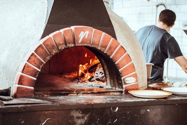OPINION: Kiwi pizza and mozzarella sushi - why Italian food ‘innovation' needs to stop