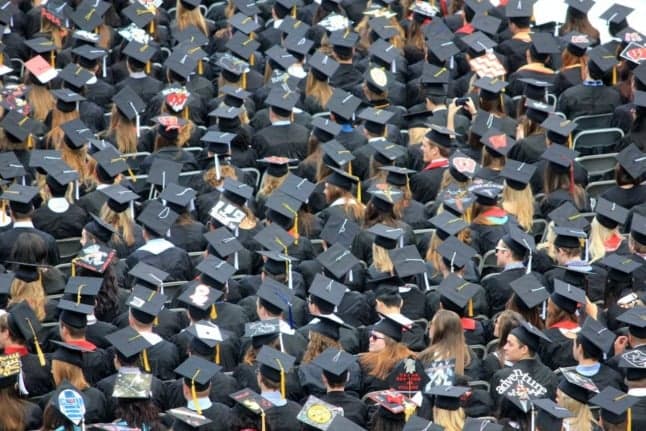 Visas: Switzerland may allow foreign university graduates to stay