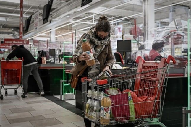 Third French supermarket chain tests checkout-free stores