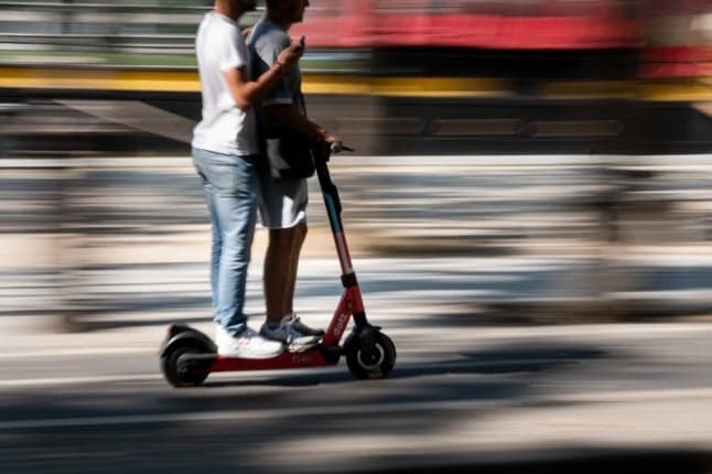 Paris e-scooter users face new speed limits