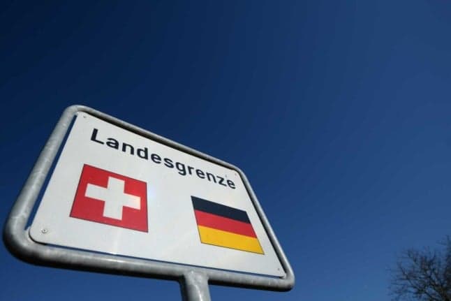 Can Swiss get a booster vaccination in Germany?