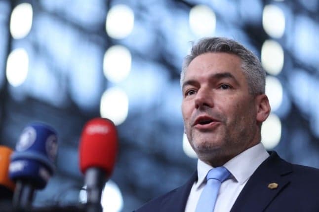 Cash in Austria to become a constitutional right, chancellor vows