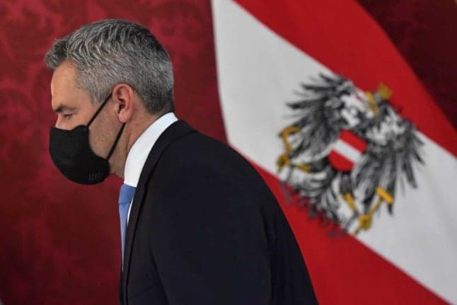 Austrian chancellor leaves to visit Ukraine