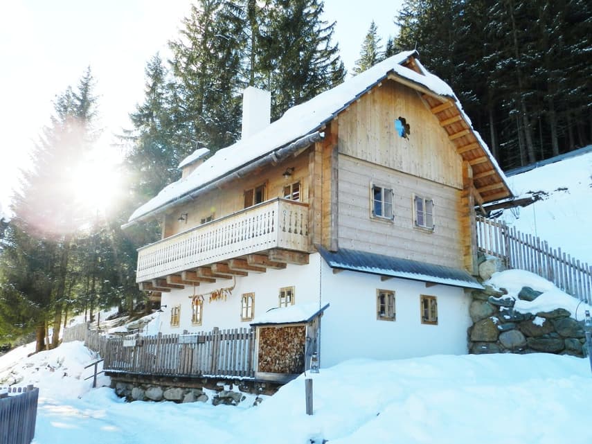 How can British second home owners spend more than 90 days in Austria?