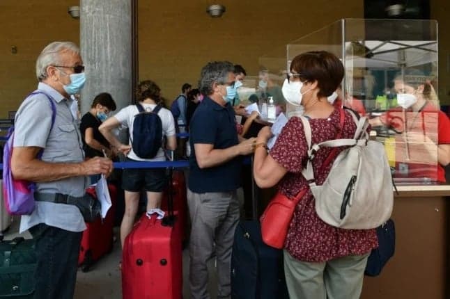 Reader question: What are Italy's Covid quarantine rules for travellers?