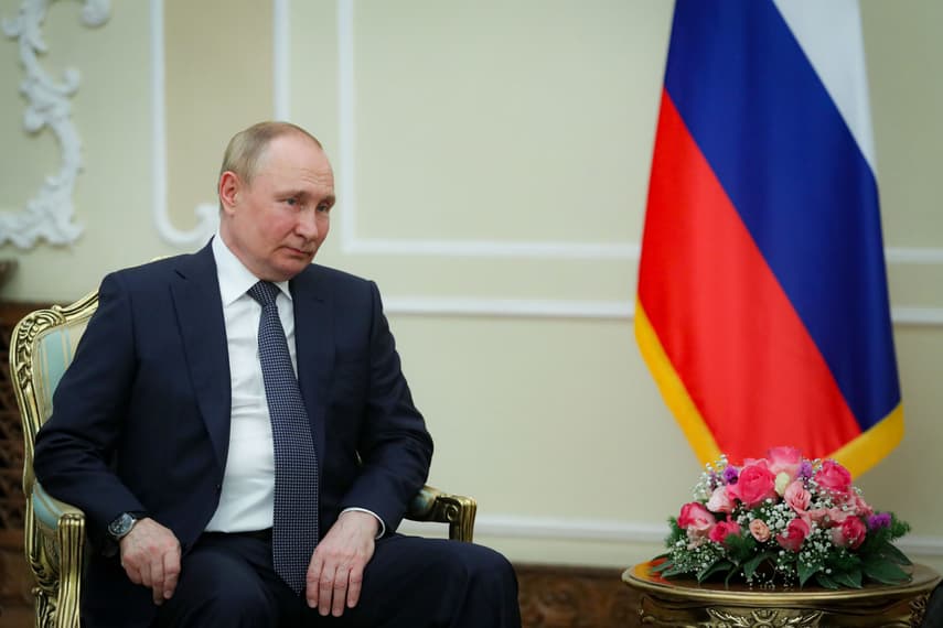 Putin 'threatens Germany with further gas reductions'