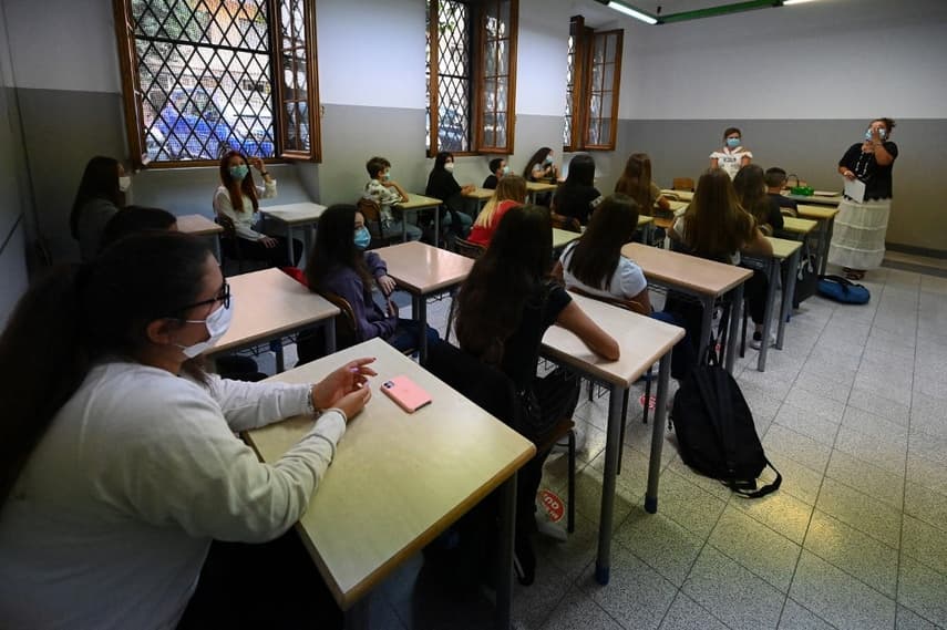 Covid-19: Italy's unvaccinated teachers to return to class as rules ease