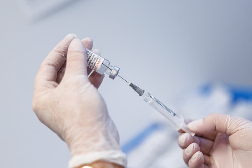 German vaccines commission recommends fourth Covid jab for over-60s