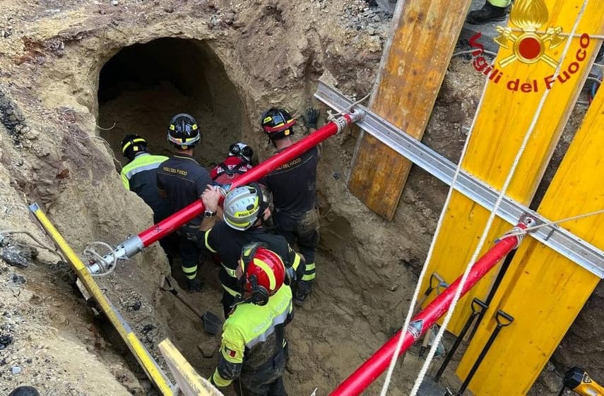 'Bank robber' rescued in Rome after tunnel collapses
