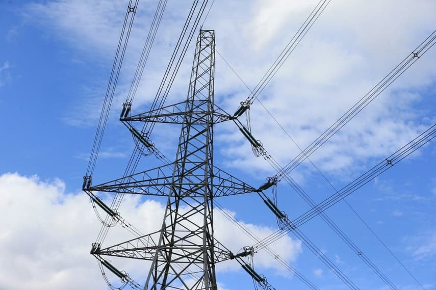 French electricity grid operator to return €1 billion to clients