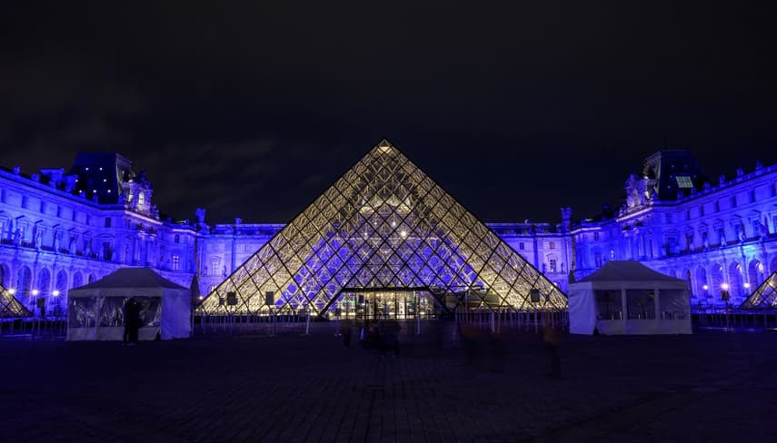 Louvre, Versailles to turn off lights earlier in energy savings push