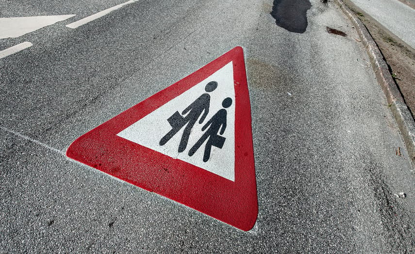Danish school traffic volunteers yelled at by motorists