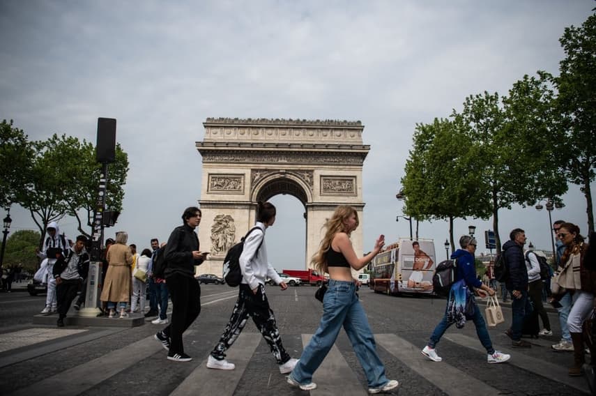 Survey shows that strong majority of the French are 'happy'