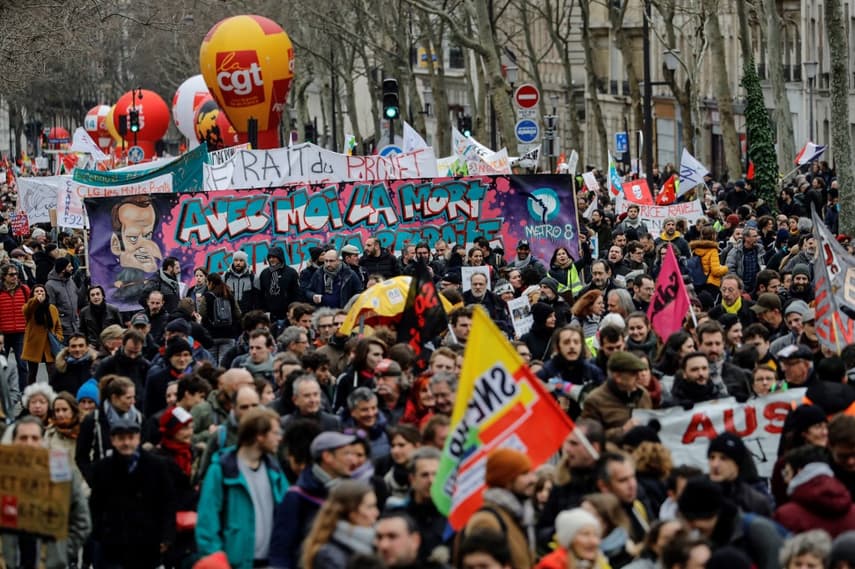 French unions call January strike action against pension reform