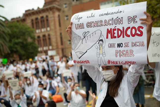Doctors, teachers and taxi drivers strike across Catalonia