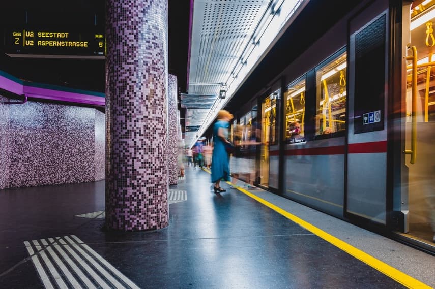 Vienna's U2 metro line hit by one year delay