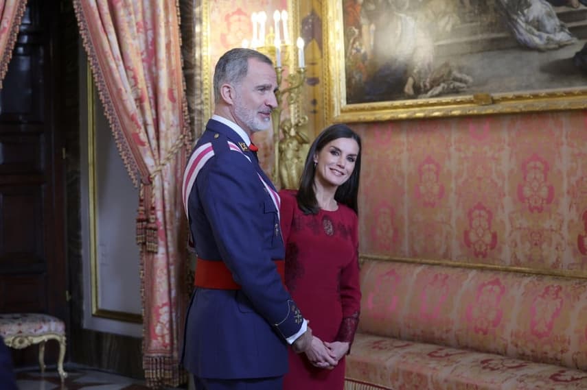 How much do Spain's king and royal family make?