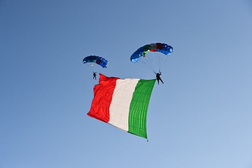 How many people get Italian citizenship every year?